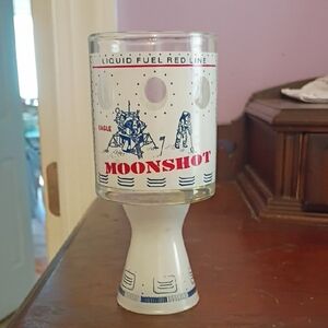 Moonshot Vintage Rocket Glass - White & Red